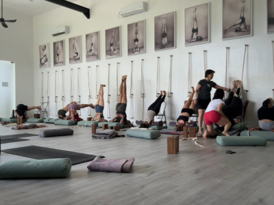 アイアンガーヨガのアジャストメント