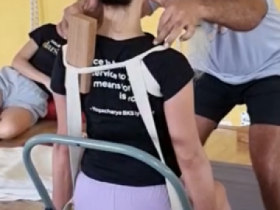 アイアンガーヨガのアジャスト